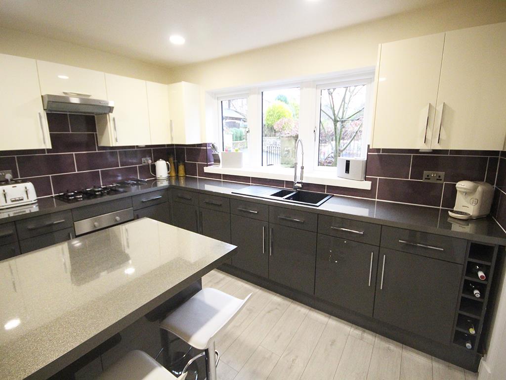 4 bedroom house For Sale in Fence, Burnley - IMG_1039.jpg